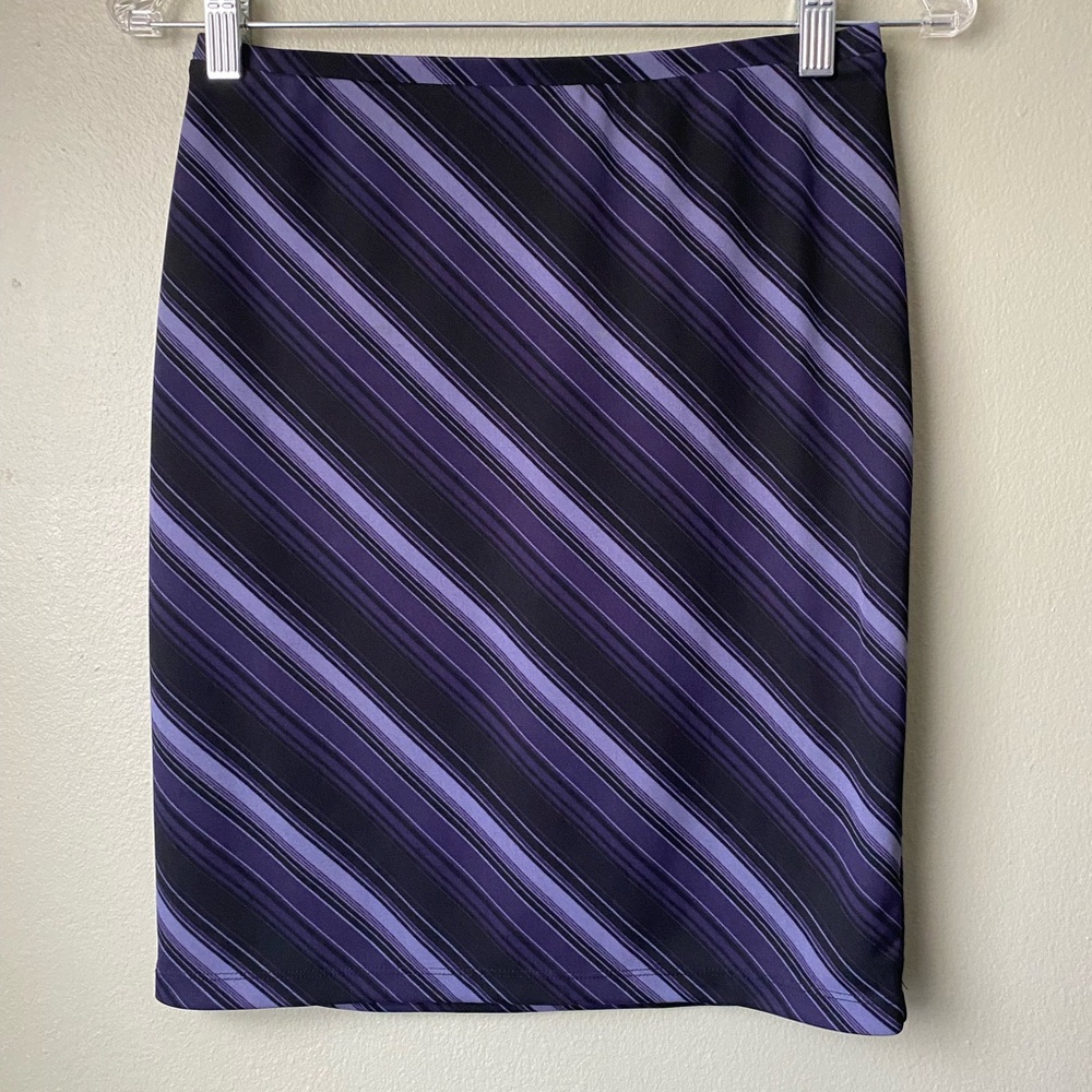Women’s Express Mini-Skirt
